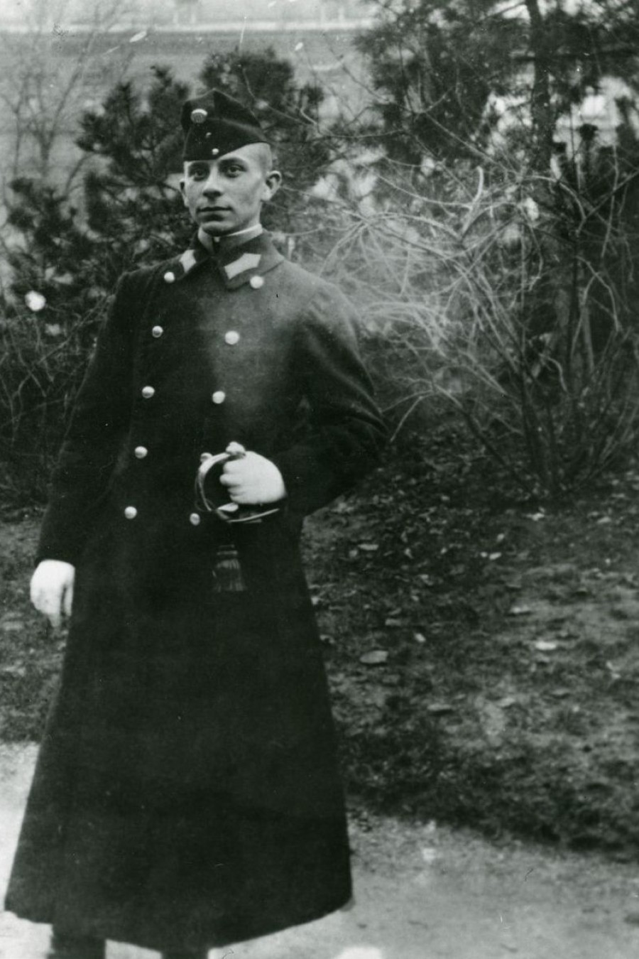 Der junge Stroheim in Uniform, um 1900