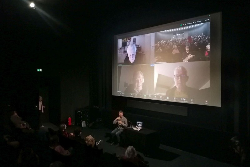 Zoom-Gespräch zwischen Alexander Kluge, Claus Philipp und Johan Hartle (Foto: ÖFM © Jurij Meden)