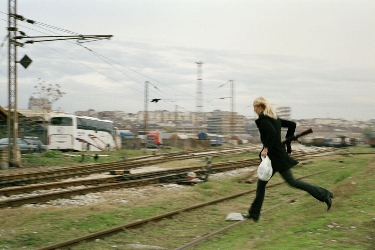 One day, Instead of One Night, a Burst of Machine-Gun Fire will Flash, if Light Cannot Come Otherwise, 2009, Milica Tomić (Foto: Srđan Veljovića)