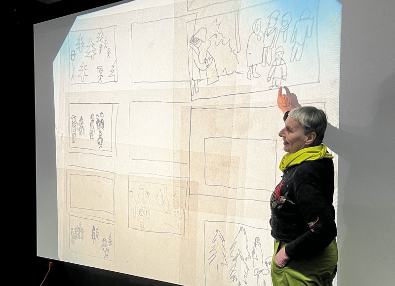 Hanna Schimek in der LV "DA SCHAU HER! Alltagsbeobachtungen mit Amateurfilm", TFM, WiSe 2025/26 (Foto: ÖFM © Katharina Müller) Hanna Schimek in der LV "DA SCHAU HER! Alltagsbeobachtungen mit Amateurfilm", TFM, WiSe 2025/26 (Foto: ÖFM © Katharina Müller)