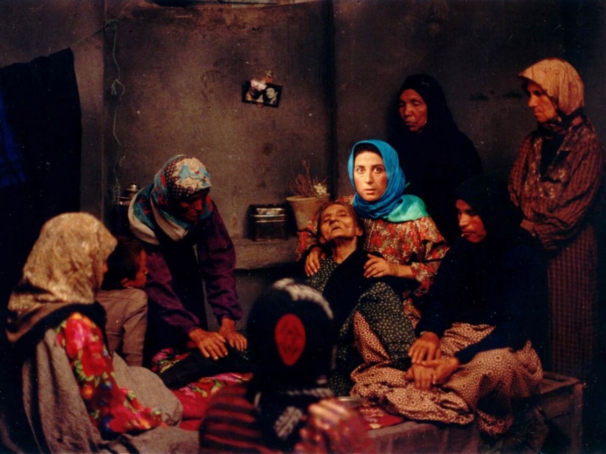 Rusari Abi (The Blue Veiled), 1994, Rakhshan Banietemad 