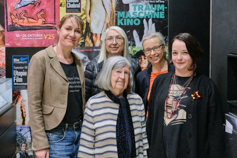 v.l.n.r: Claudia Wohlgenannt, Kitty Kino, Andrea Pollach, Julia Pühringer, Gerda Fritz (Foto: ÖFM © Eszter Kondor) v.l.n.r: Claudia Wohlgenannt, Kitty Kino, Andrea Pollach, Julia Pühringer, Gerda Fritz (Foto: ÖFM © Eszter Kondor)