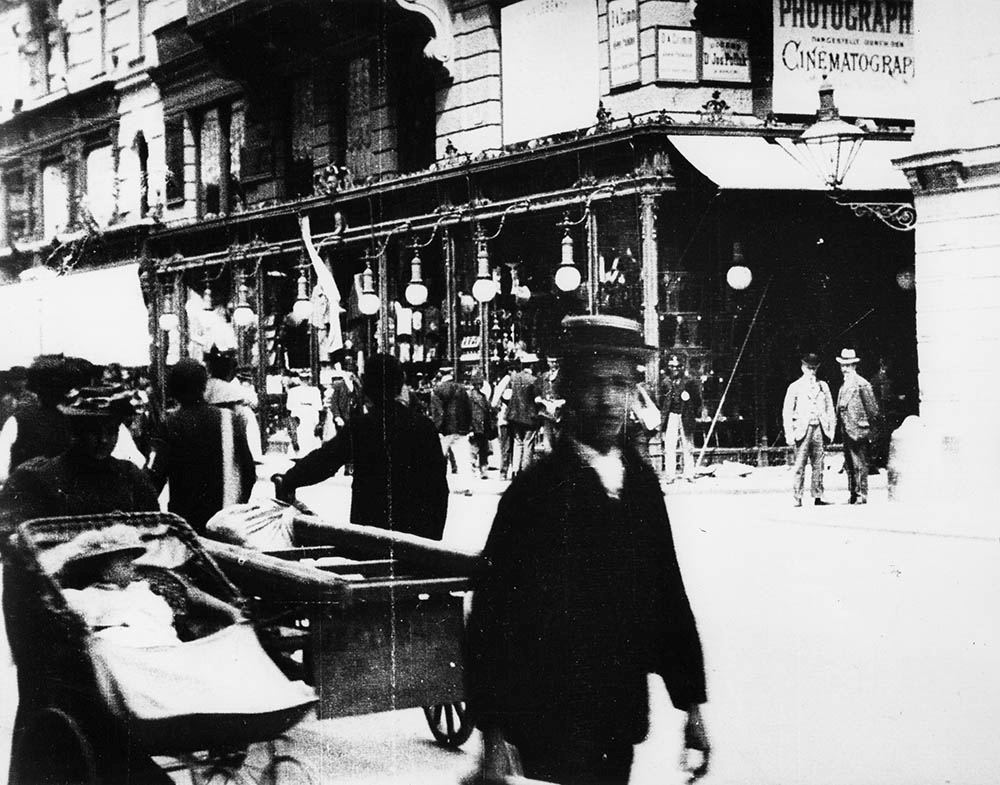 Entrée du cinématographe à Vienne, 1896, Cinématographe Lumière