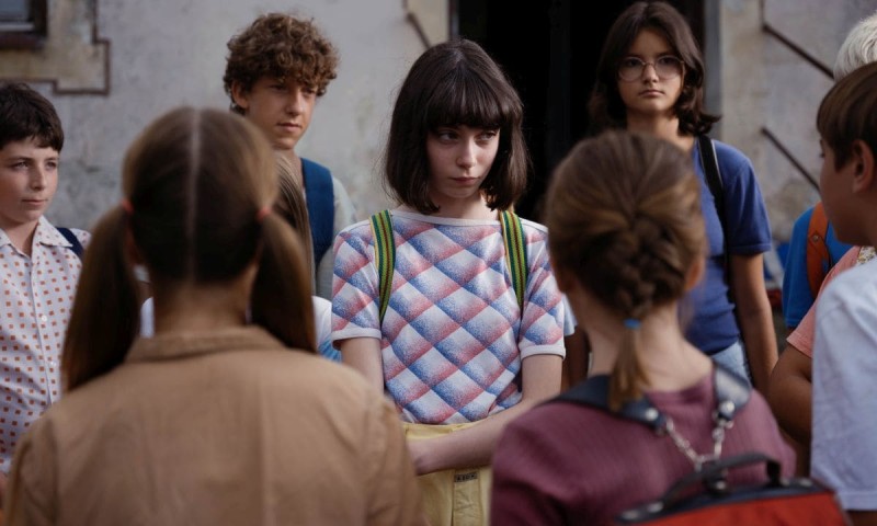 Ida, ki je pela tako grdo, da so še mrtvi vstali od mrtvih in zapeli z (Ida Who Sang So Badly Even the Dead Rose Up and Joined Her in Song), 2025, Ester Ivakič © Temporama Ida, ki je pela tako grdo, da so še mrtvi vstali od mrtvih in zapeli z (Ida Who Sang So Badly Even the Dead Rose Up and Joined Her in Song), 2025, Ester Ivakič © Temporama